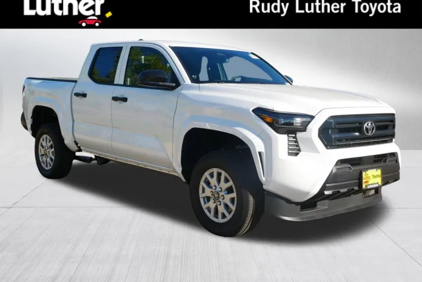 2025 Toyota Tacoma SR Double Cab photo 1