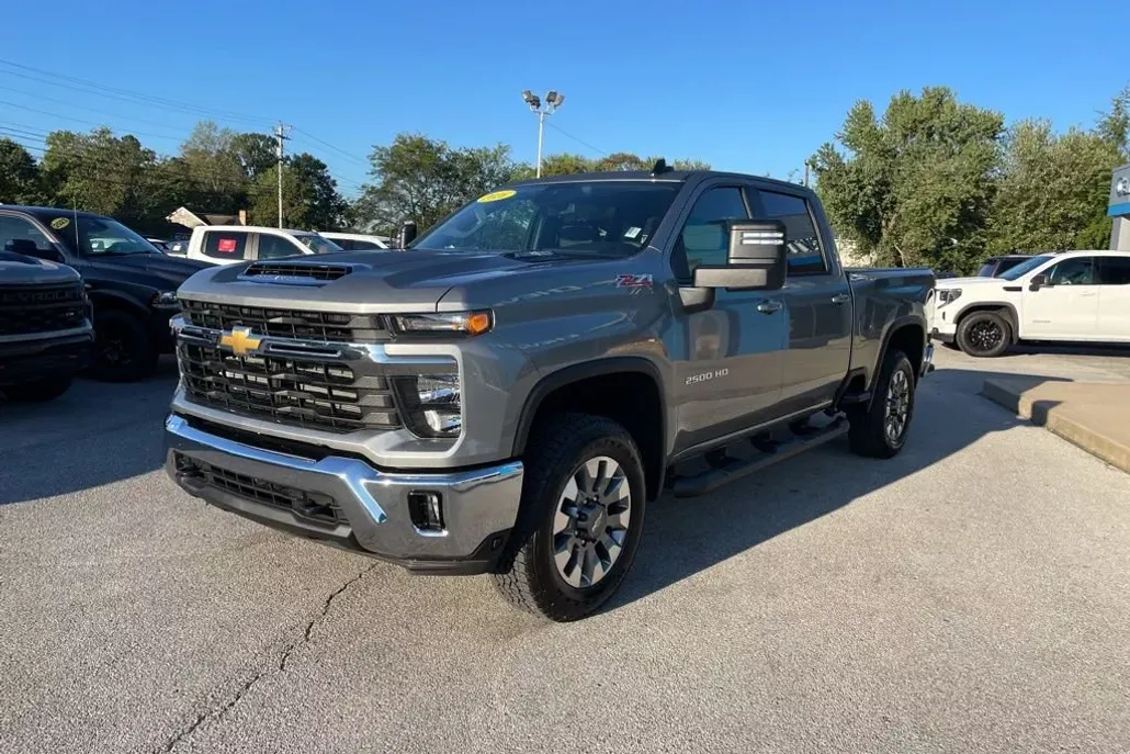 2026 Chevrolet Silverado 2500HD LT photo 1