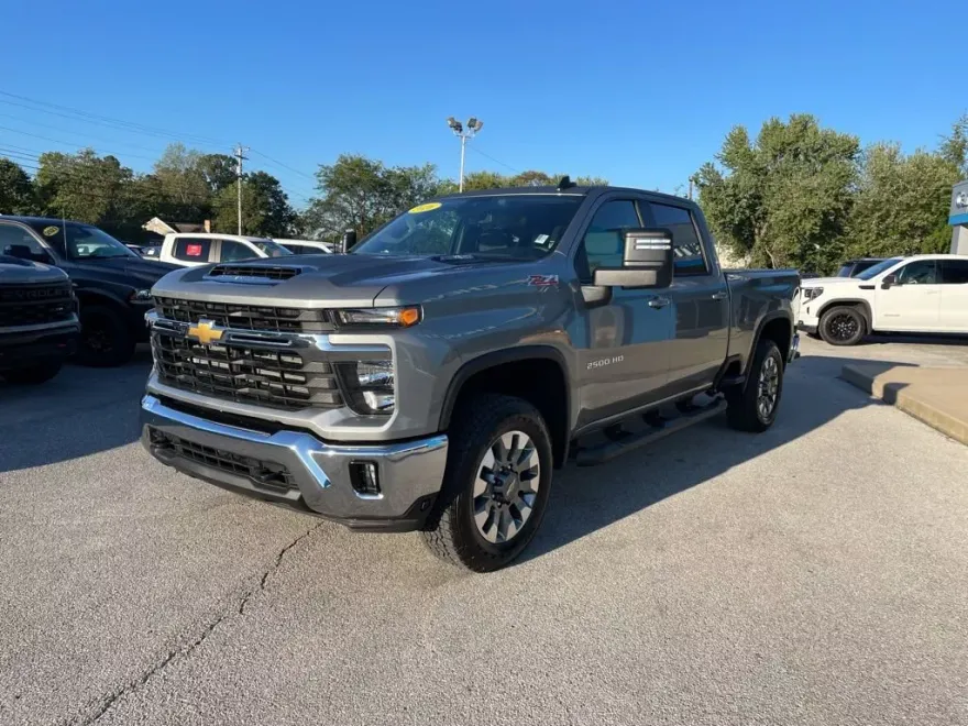 2026 Chevrolet Silverado 2500HD LT photo 1