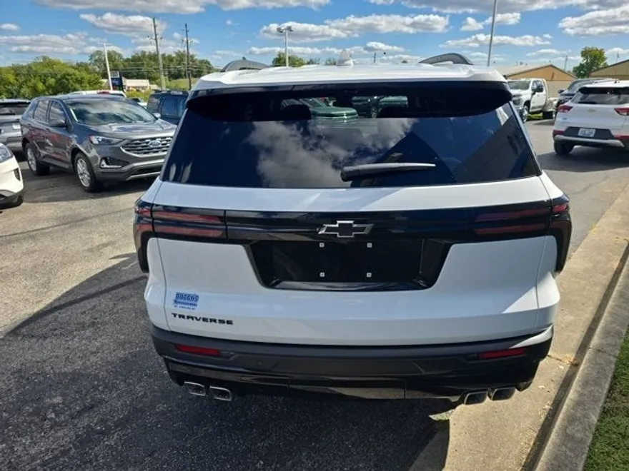 2026 Chevrolet Traverse photo 1