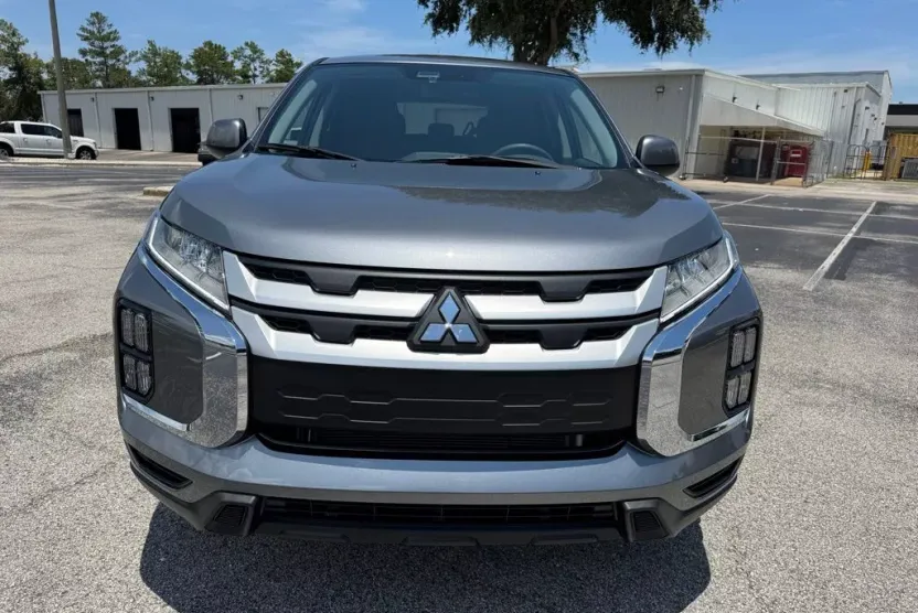 2025 Mitsubishi Outlander Sport ES photo 1