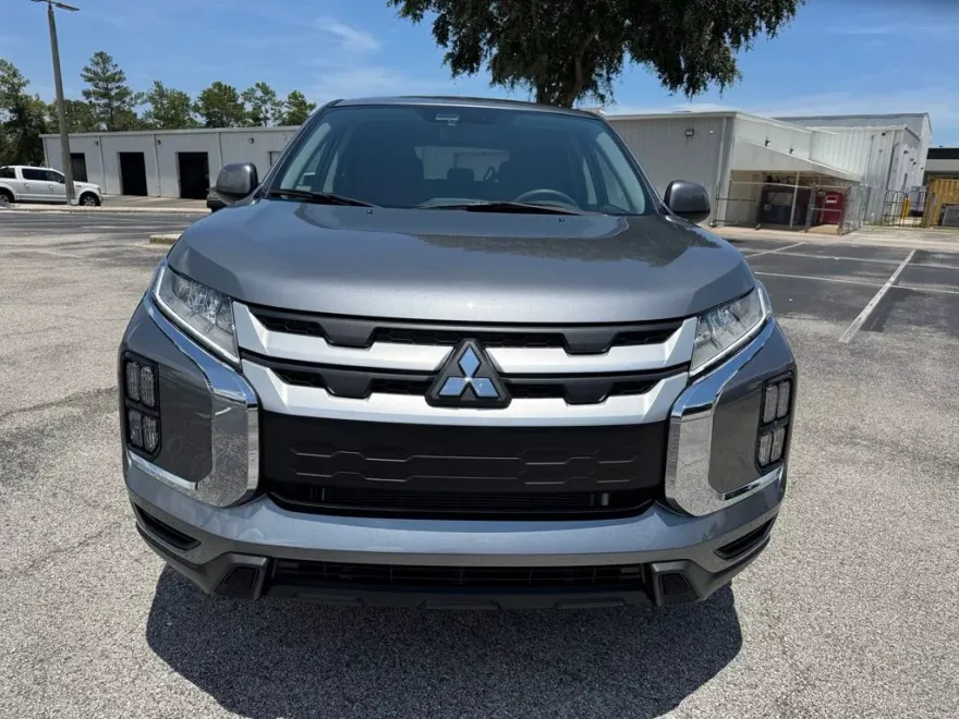 2025 Mitsubishi Outlander Sport ES photo 1