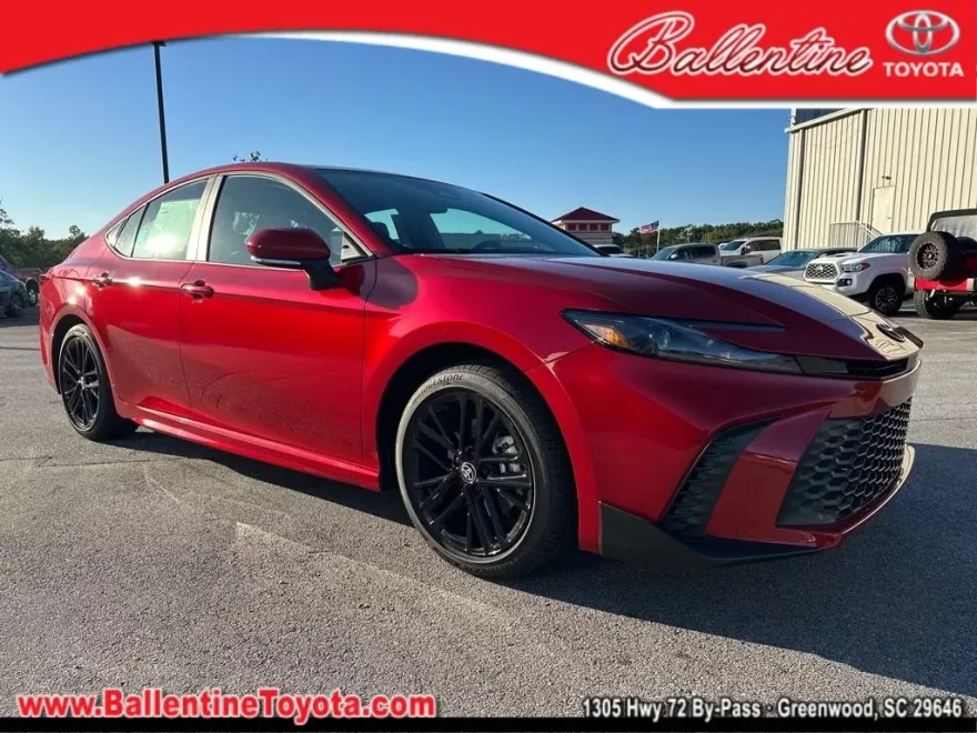 2026 Toyota Camry SE photo 1