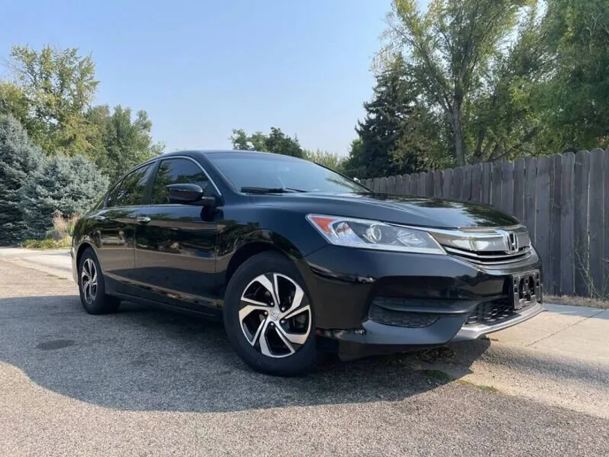 2016 Honda Accord LX photo 1