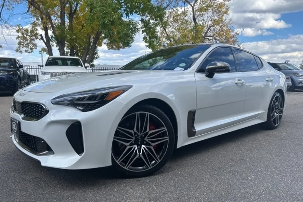 2022 Kia Stinger GT1 photo 1