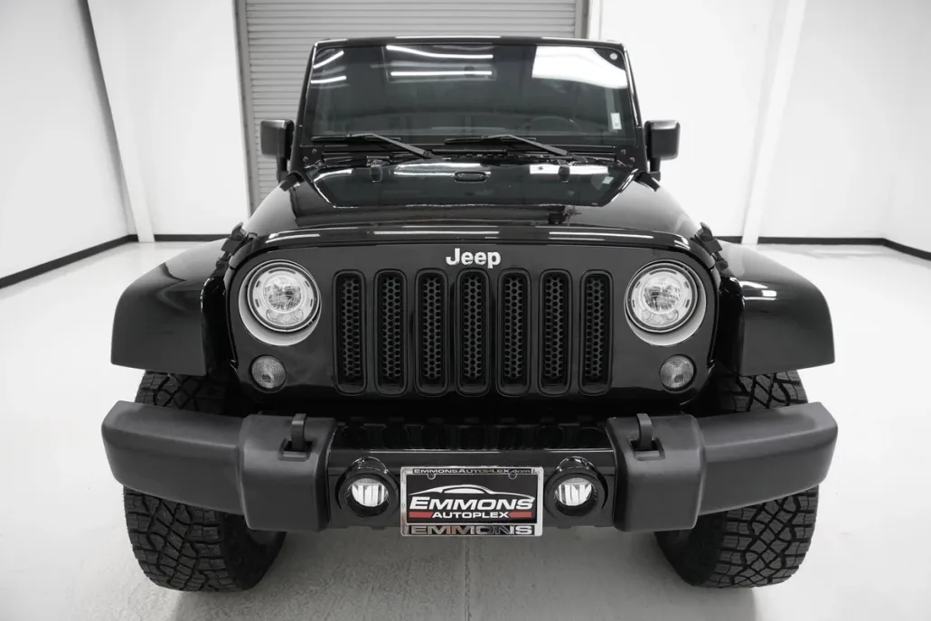 2017 Jeep Wrangler Unlimited Sahara photo 1