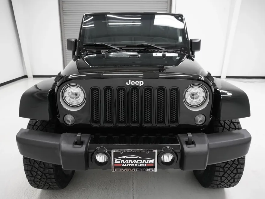 2017 Jeep Wrangler Unlimited Sahara photo 1