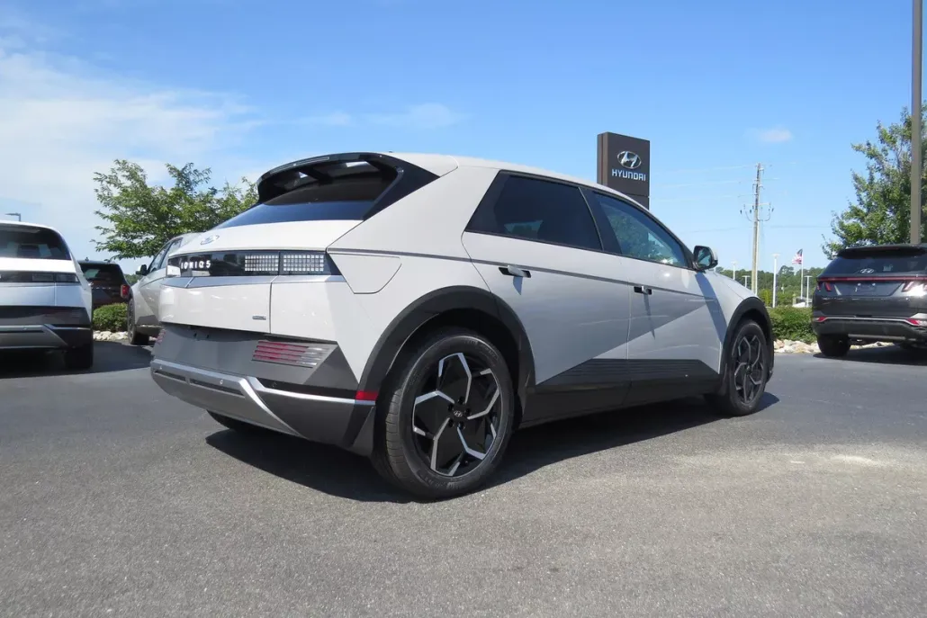 2023 Hyundai Ioniq 5 SEL photo 1