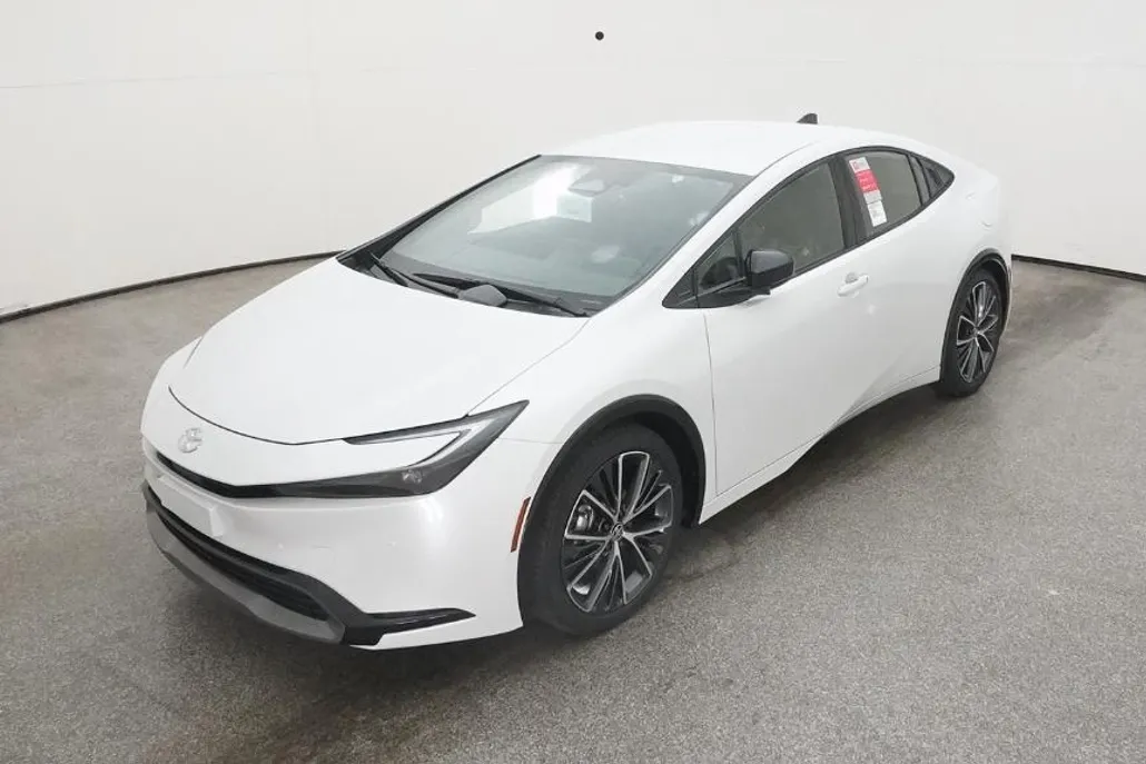 2026 Toyota Prius XLE photo 1