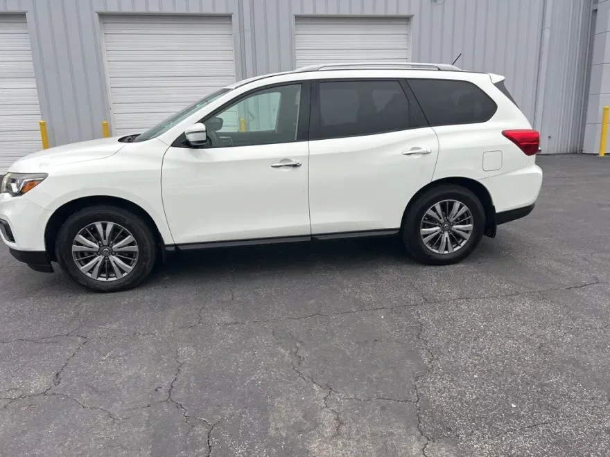 2018 Nissan Pathfinder S photo 1