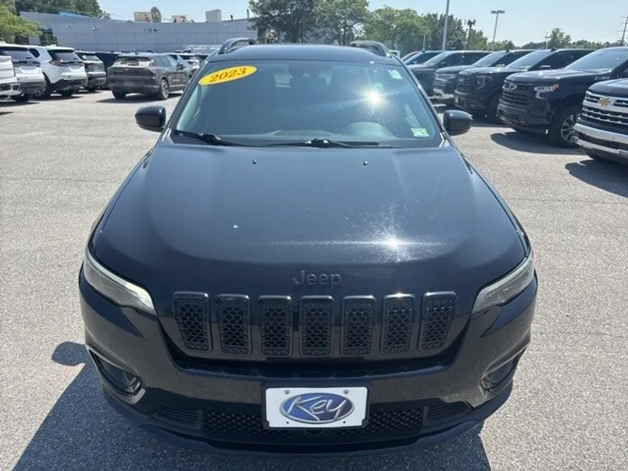 2023 Jeep Cherokee Altitude Lux photo 1