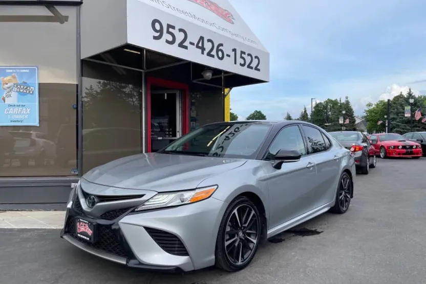 2020 Toyota Camry XSE photo 1