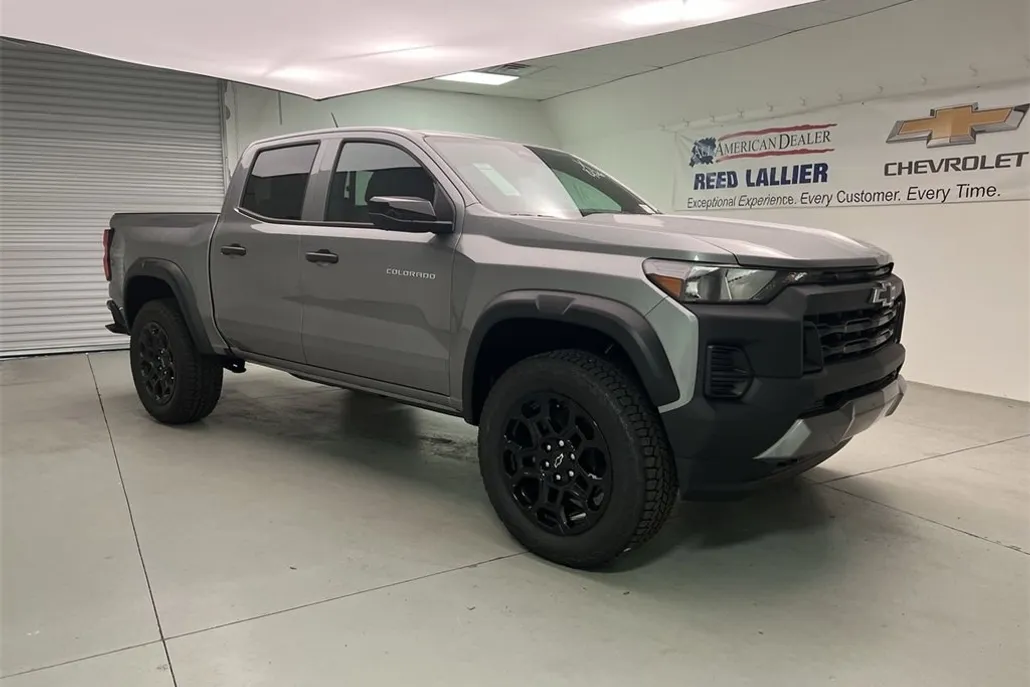 2026 Chevrolet Colorado Trail Boss photo 1