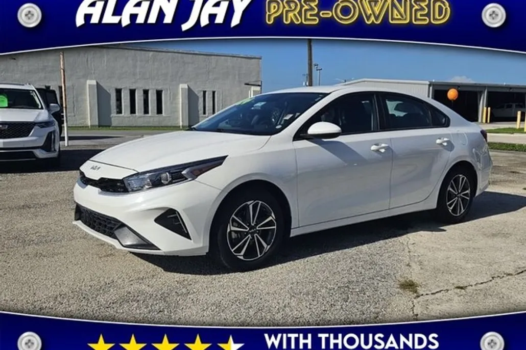 2024 Kia Forte LXS photo 1