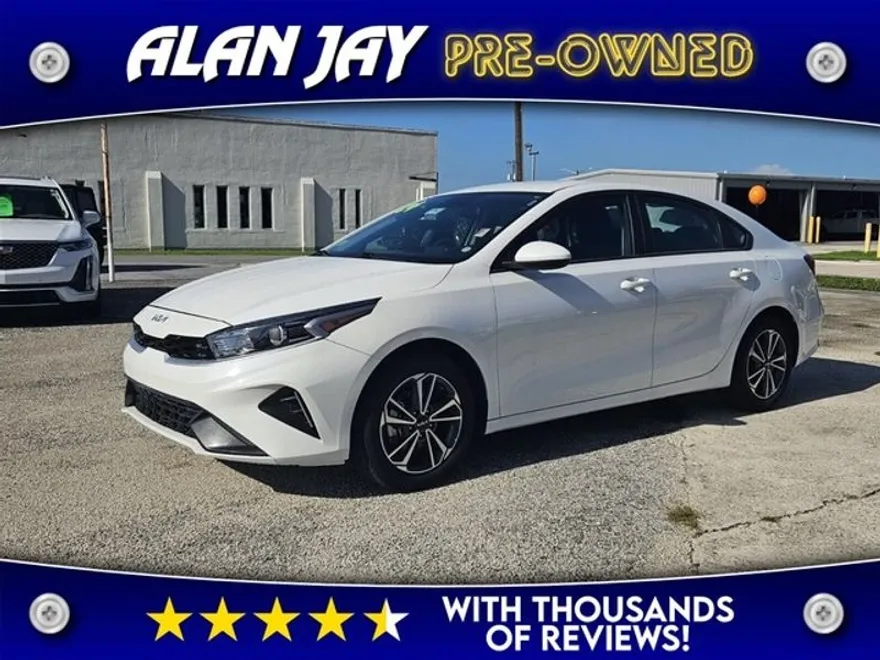 2024 Kia Forte LXS photo 1