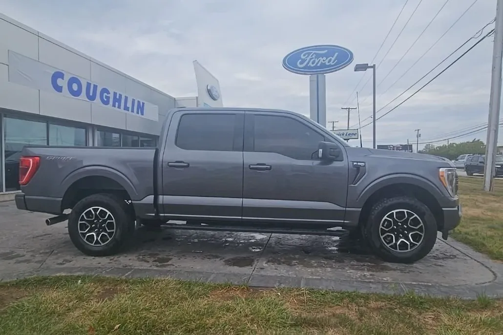 2022 Ford F-150 XLT photo 1