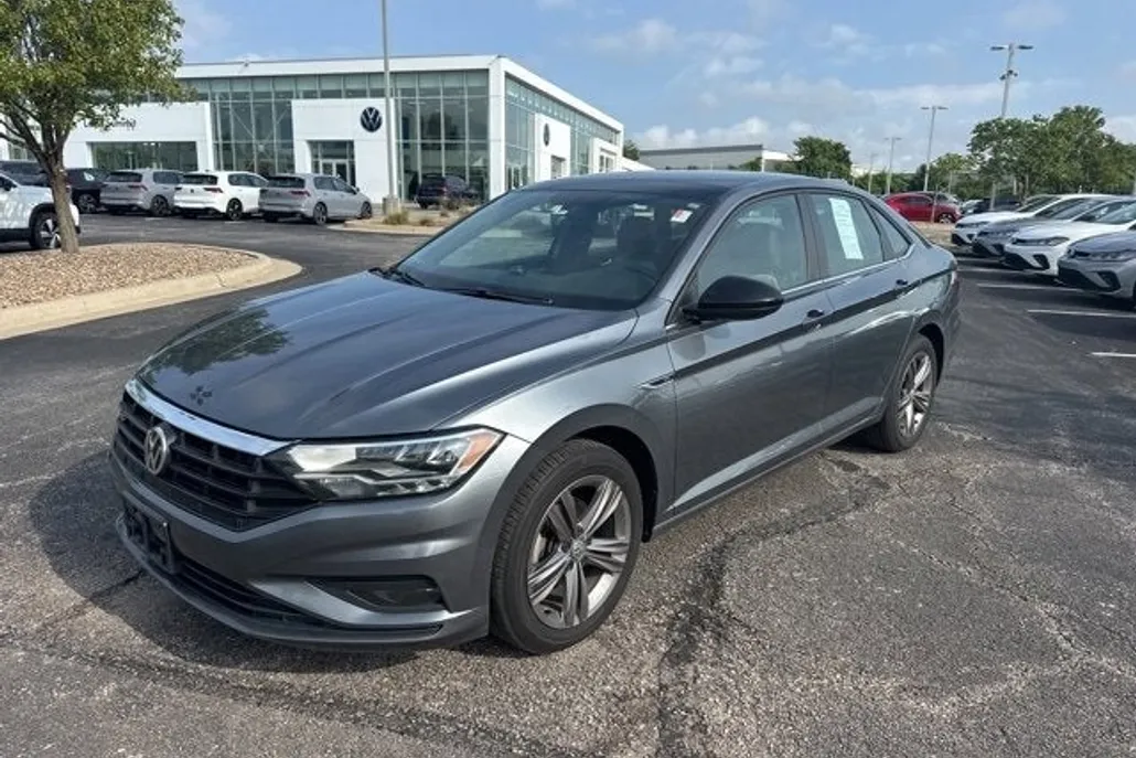2019 Volkswagen Jetta R-Line photo 1