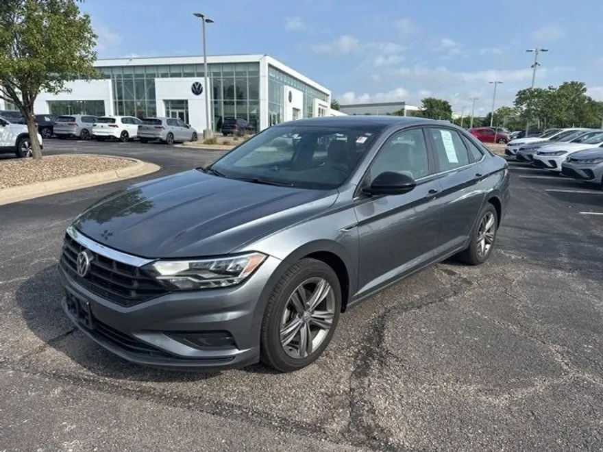 2019 Volkswagen Jetta R-Line photo 1