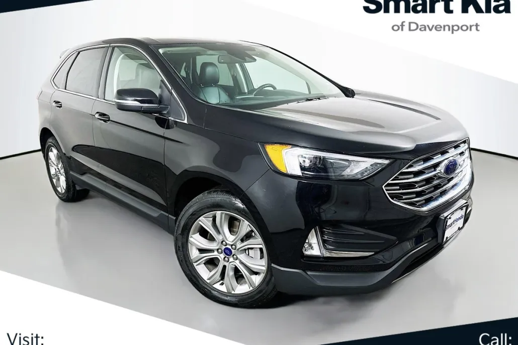 2022 Ford Edge Titanium photo 1
