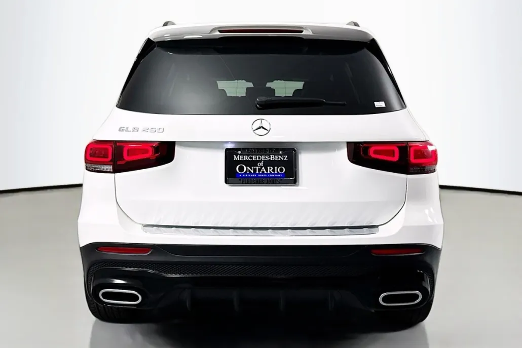 2023 Mercedes Benz GLB 250 photo 1
