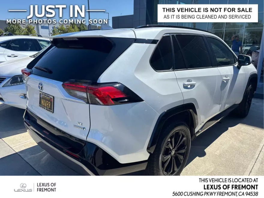 2023 Toyota RAV4 Hybrid SE photo 1