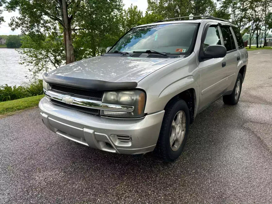 2006 Chevrolet Trailblazer LS photo 1