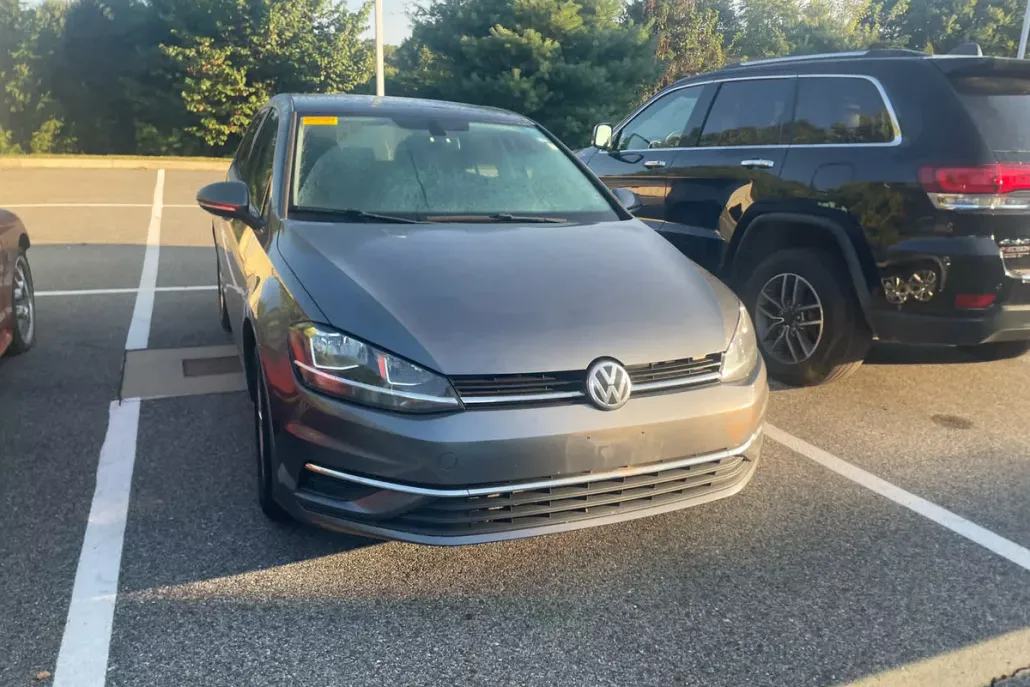 2021 Volkswagen Golf TSI photo 1