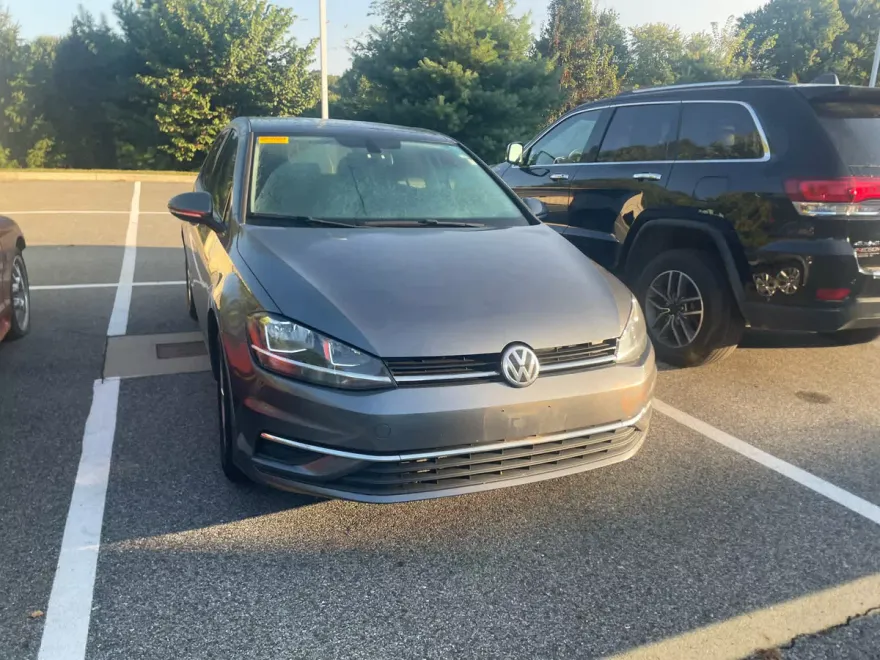 2021 Volkswagen Golf TSI photo 1