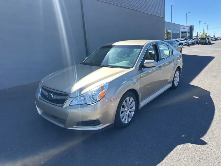 2010 Subaru Legacy 3.6R photo 1