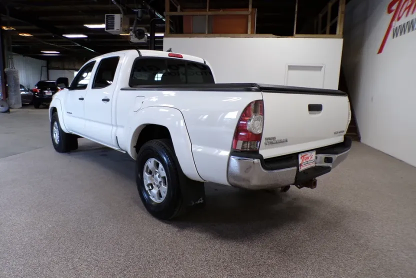 2014 Toyota Tacoma photo 1