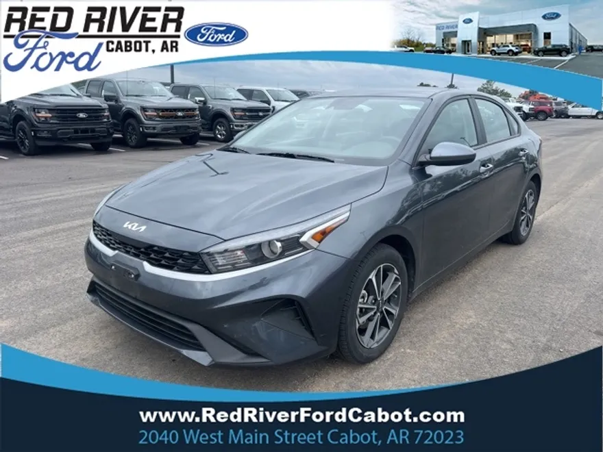 2024 Kia Forte LXS photo 1