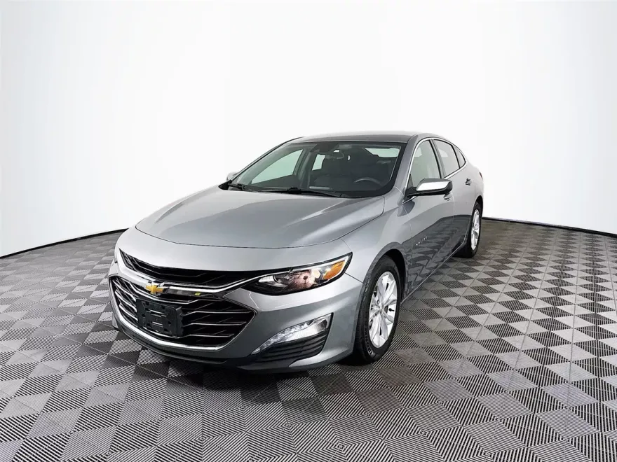 2024 Chevrolet Malibu 1LT photo 1