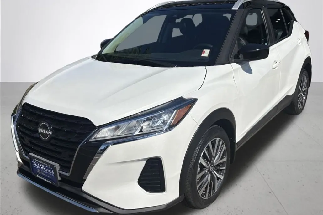 2023 Nissan Kicks SV photo 1