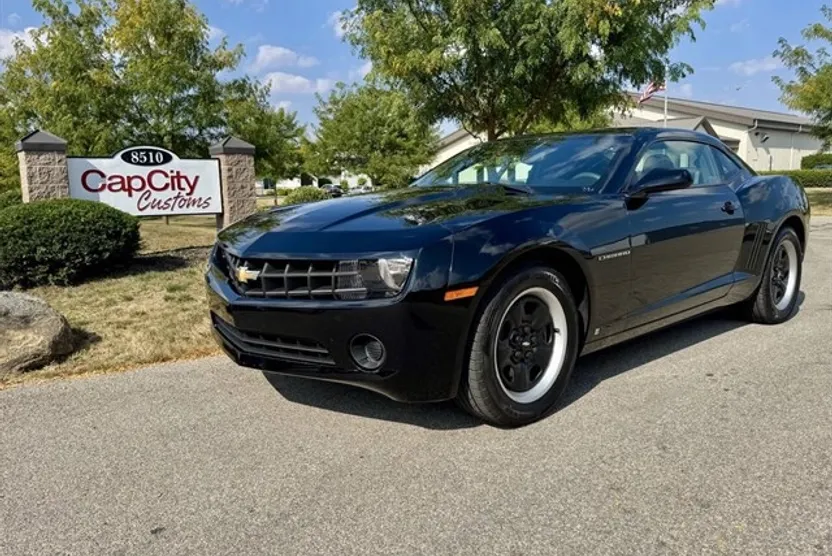 2010 Chevrolet Camaro LS Coupe photo 1