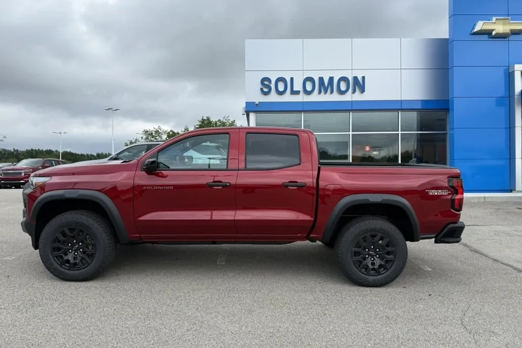2026 Chevrolet Colorado Trail Boss photo 1