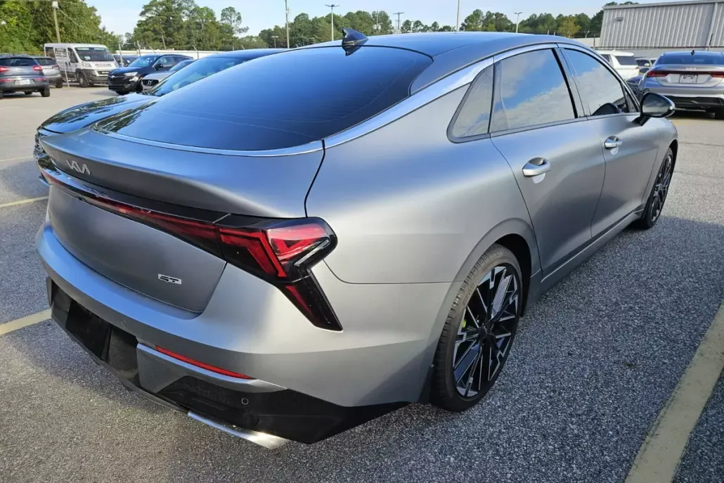2025 Kia K5 GT photo 1