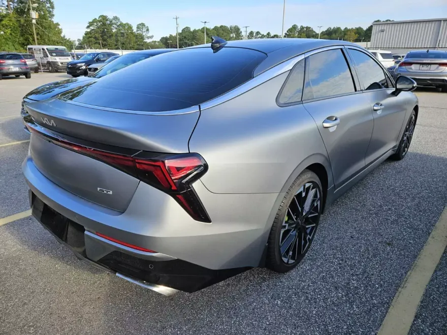 2025 Kia K5 GT photo 1
