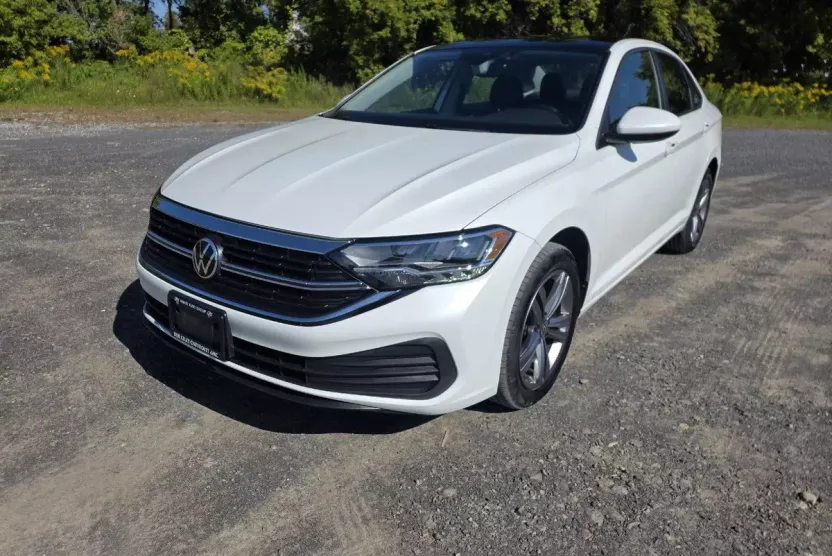 2022 Volkswagen Jetta SE photo 1
