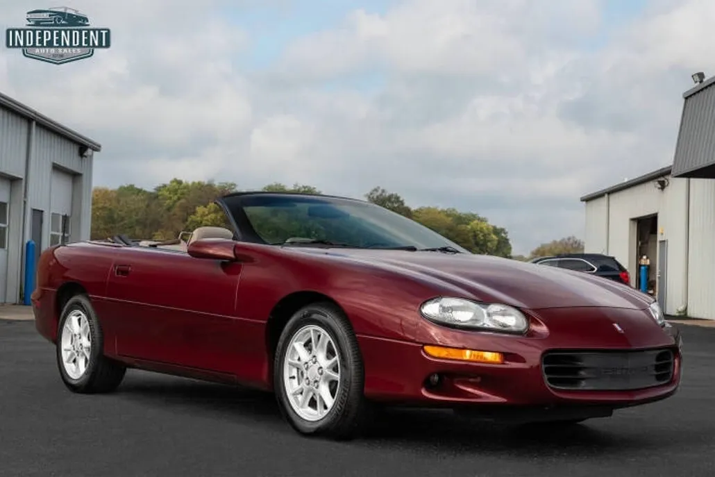 2000 Chevrolet Camaro Base photo 1