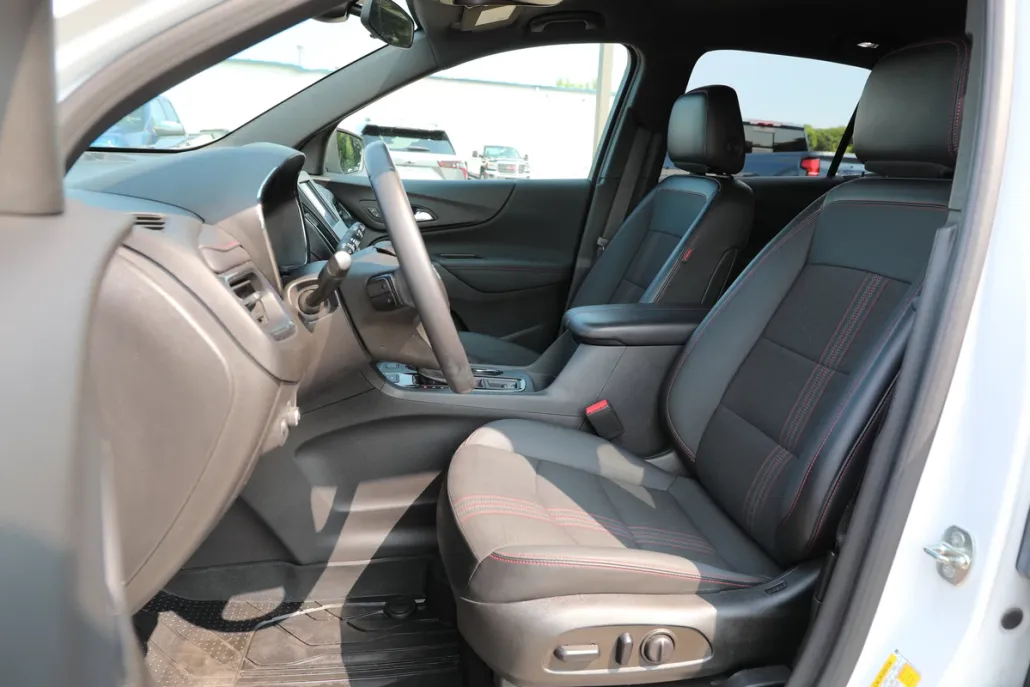 2022 Chevrolet Equinox RS photo 1
