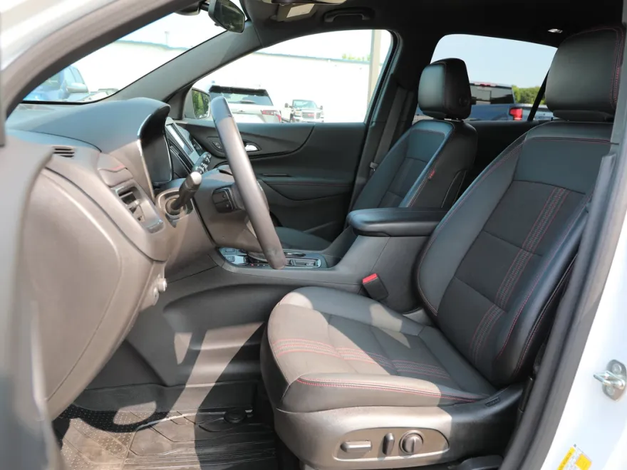 2022 Chevrolet Equinox RS photo 1