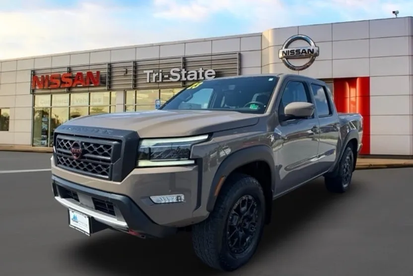 2023 Nissan Frontier PRO-4X photo 1