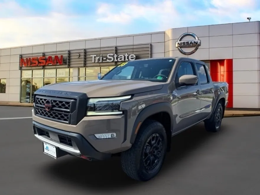 2023 Nissan Frontier PRO-4X photo 1