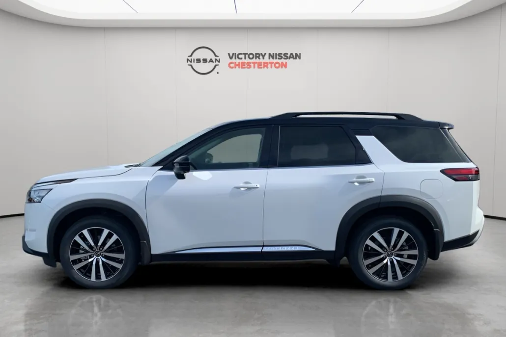 2025 Nissan Pathfinder Platinum photo 1
