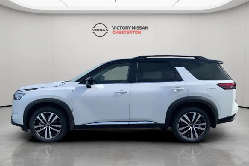 2025 Nissan Pathfinder Platinum photo 1