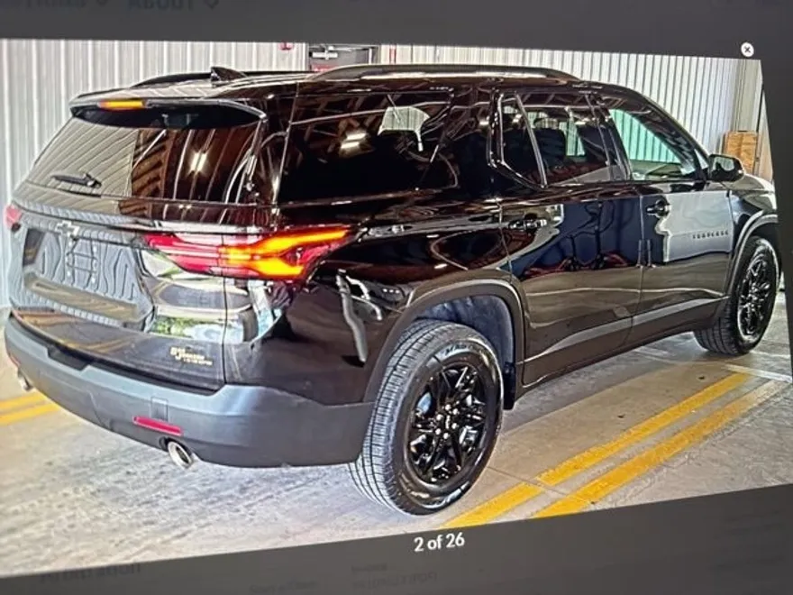 2023 Chevrolet Traverse LS photo 1