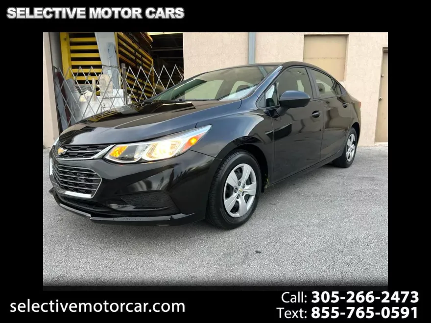 2018 Chevrolet Cruze LS photo 1