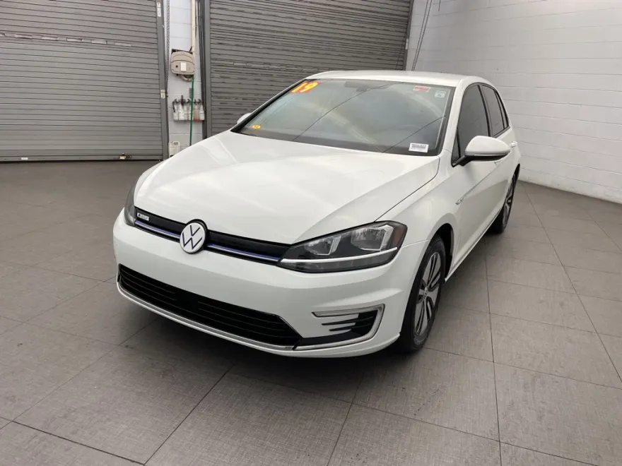 2019 Volkswagen e-Golf SE photo 1