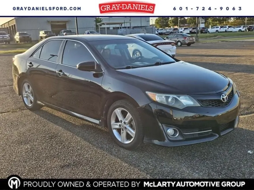 2014 Toyota Camry L photo 1