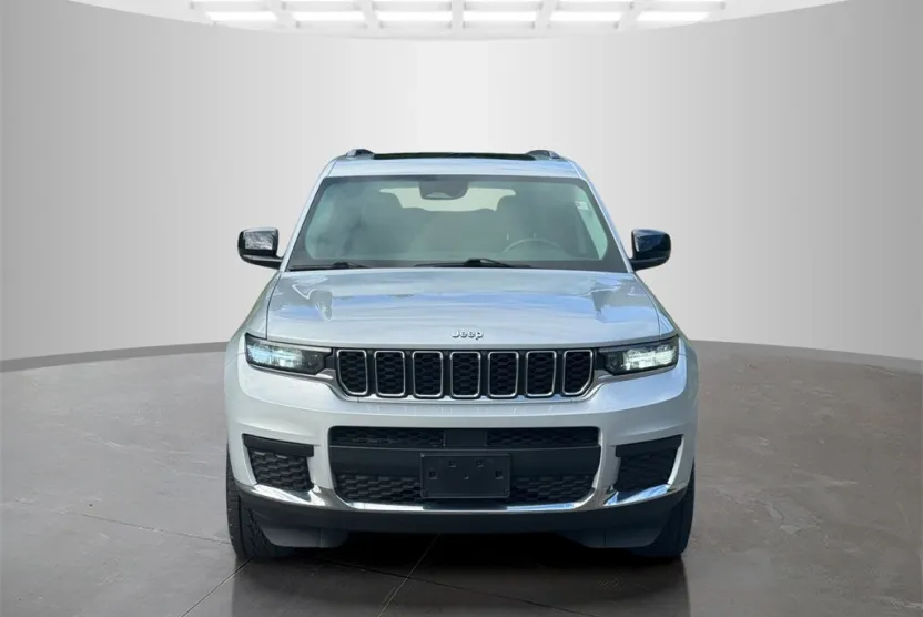 2021 Jeep Grand Cherokee Laredo photo 1
